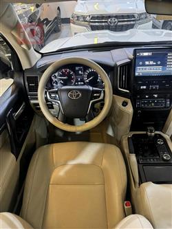 تۆیۆتا لاند کروزەر